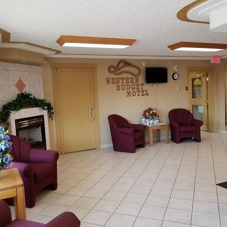 Western Budget Motel West Red Deer Exterior photo